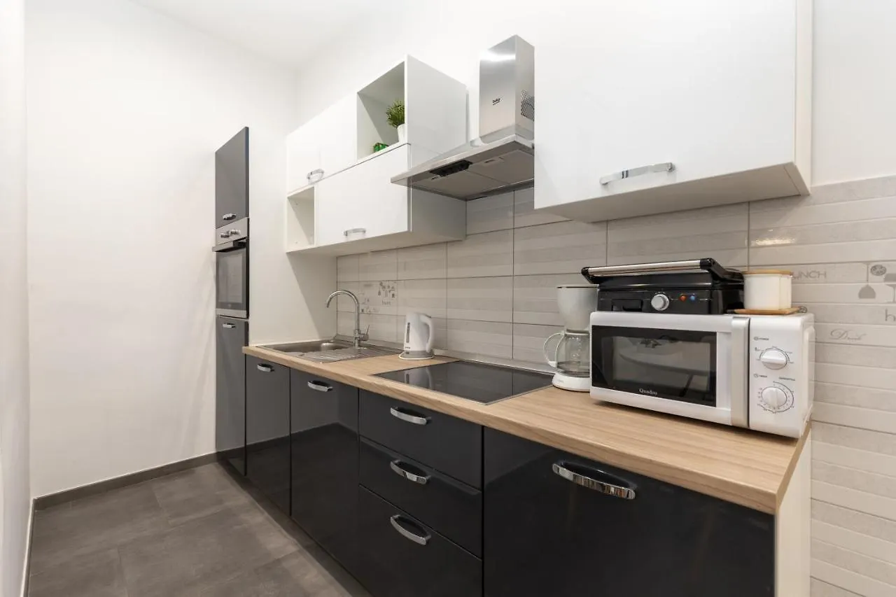 Apartment Lux Home Rijeka 0*,  Croácia